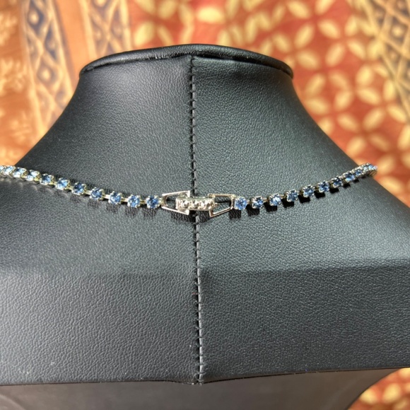 Vintage Blue Rhinestone Petite Silvertone Necklace - Picture 2 of 3